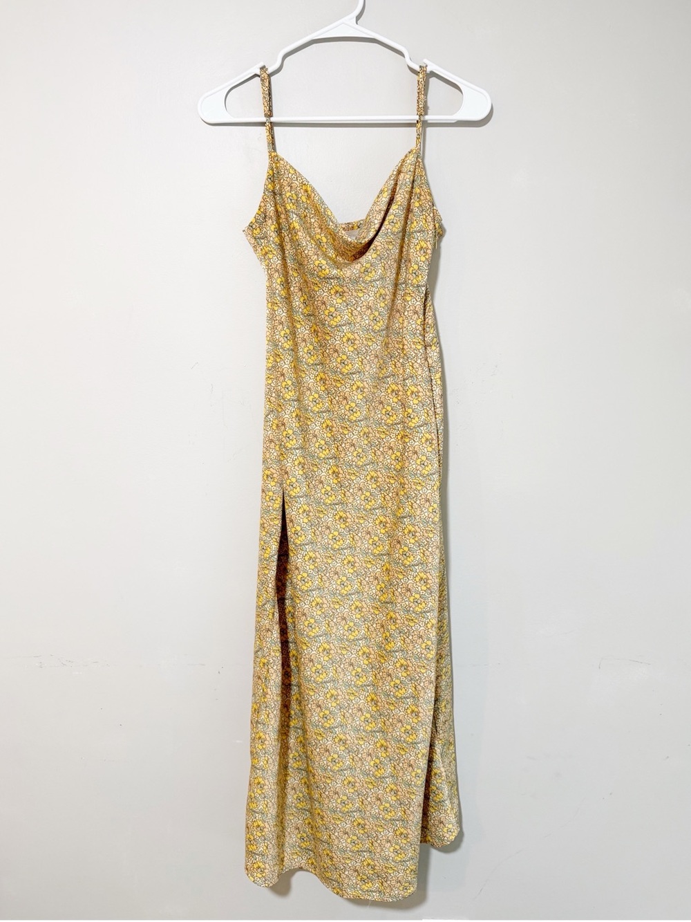 Urban outfitters trinity cowl neck midi dress yellow floral size medium